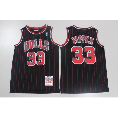 Men's Chicago Bulls Scottie Pippen #33 Throwback Mitchell & Ness Black Hardwood Classics 95-96 Swingman Jersey