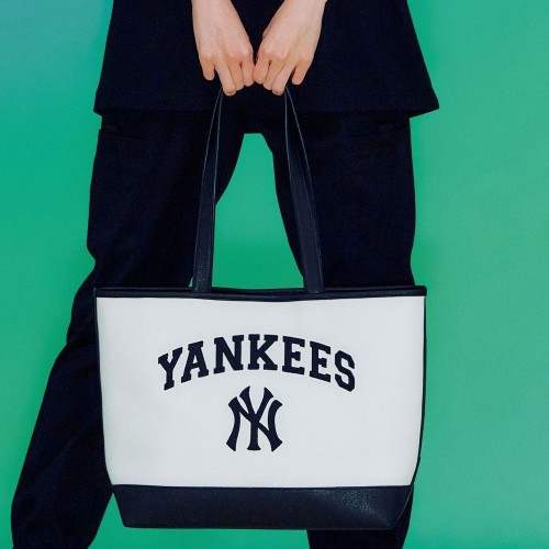 Varsity Basic Canvas L-Tote Bag NEW YORK YANKEES